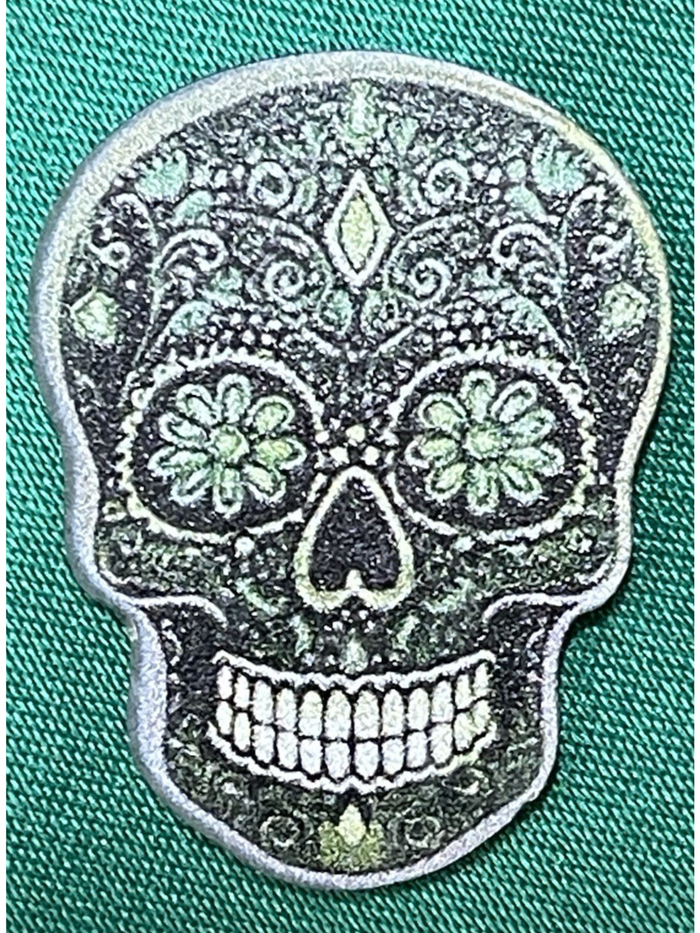 NWOT Green Sugar Skull Brooch Lapel Pin Acrylic 2D Flat Skeletons & Skulls